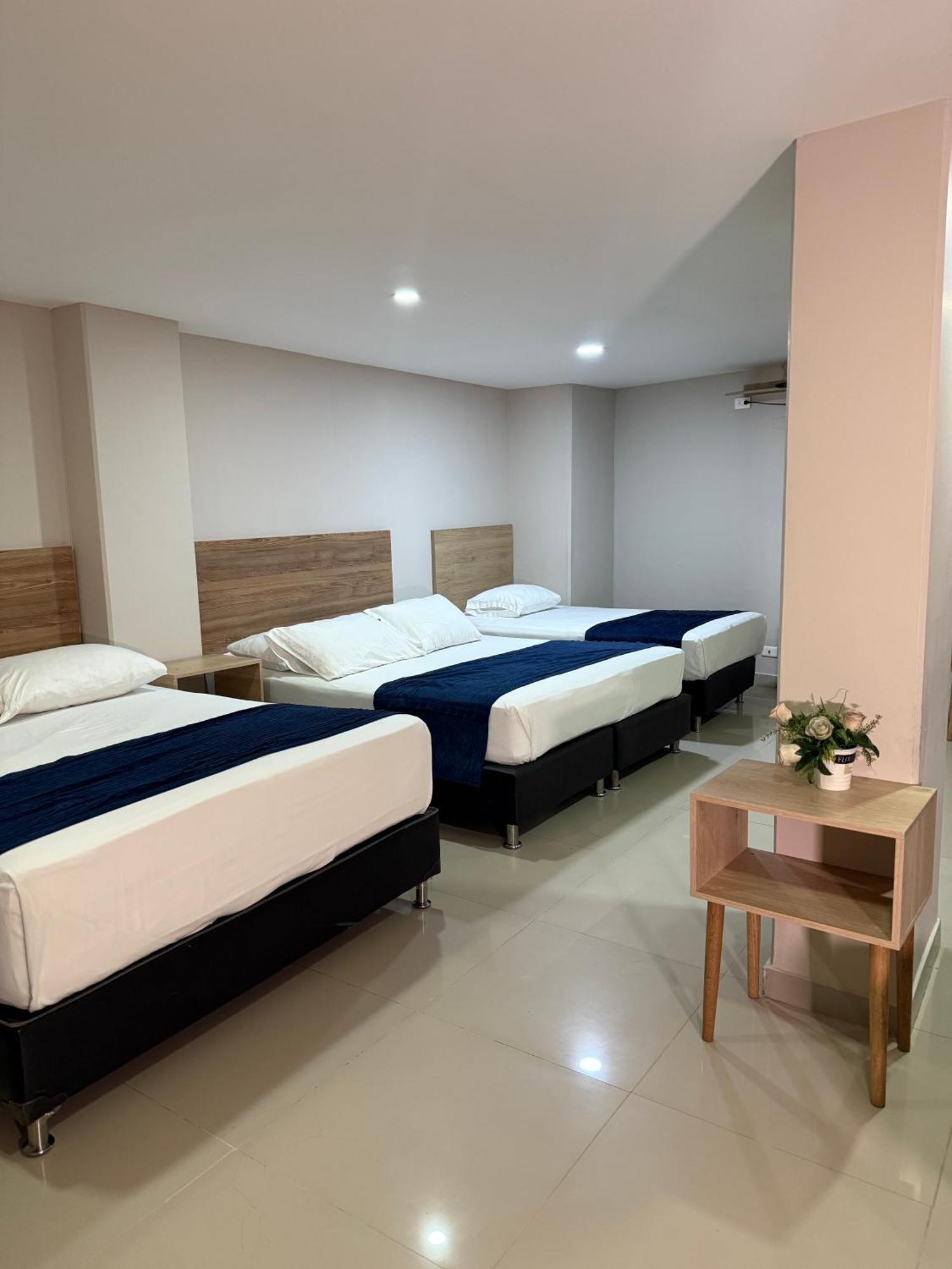 מדיין Hotel Suramericana מראה חיצוני תמונה